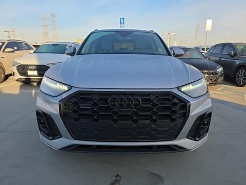 2023 Audi Q5 45 S line Prestige