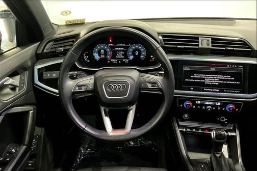 2023 Audi Q3 Premium 45 TFSI S line quattro Tiptronic