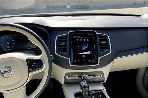 2020 Volvo XC90 T5 Momentum