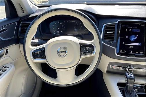 2020 Volvo XC90 T5 Momentum