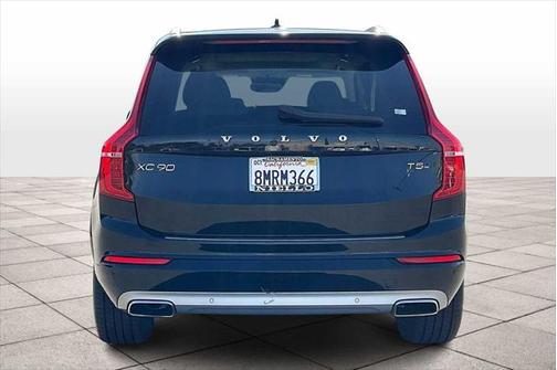 2020 Volvo XC90 T5 Momentum