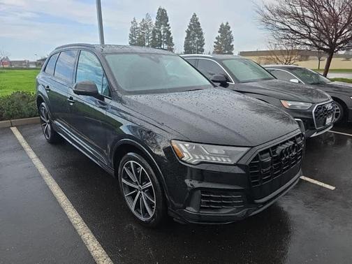2023 Audi Q7 55 Premium Plus