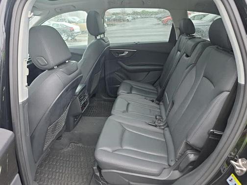 2023 Audi Q7 55 Premium Plus