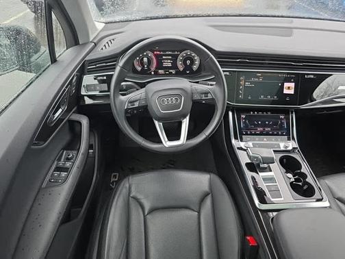 2023 Audi Q7 55 Premium Plus