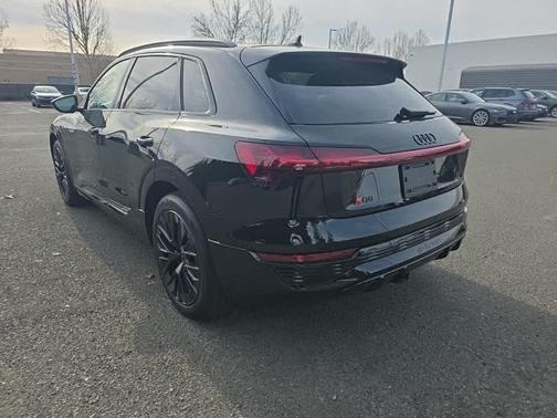 2024 Audi Q8 e-tron Prestige