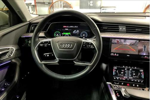 2021 Audi e-tron Prestige