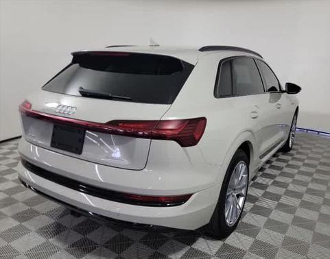 2021 Audi e-tron Prestige