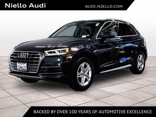 Manhattan Gray Metallic 2018 Audi Q5 2.0T Premium Plus