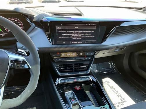 2022 Audi e-tron GT Premium Plus