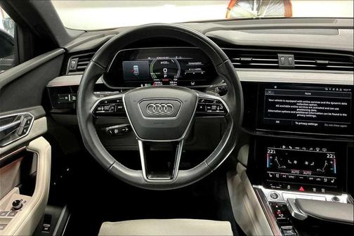 2024 Audi Q8 e-tron Prestige