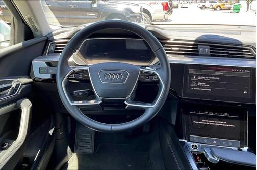 2023 Audi e-tron Premium quattro