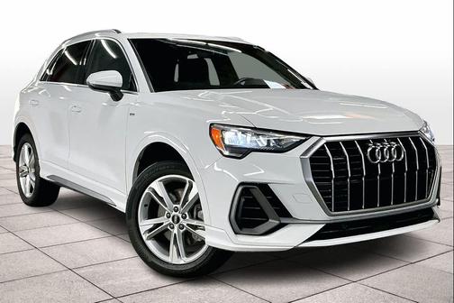 2022 Audi Q3 45 S line Premium