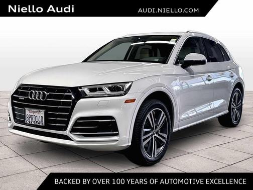 Glacier White Metallic 2020 Audi Q5 Premium Plus 55 TFSI e quattro S tronic