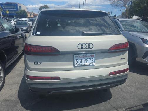 Vicuna Beige Metallic 2023 Audi Q7 55 Premium Plus