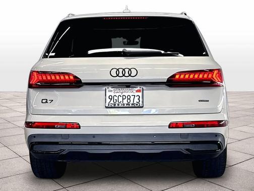 Vicuna Beige Metallic 2023 Audi Q7 55 Premium Plus