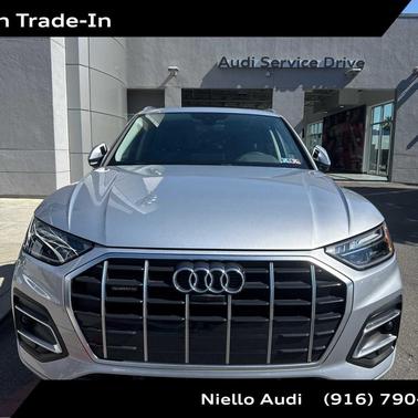Florett Silver Metallic 2021 Audi Q5 45 Premium Plus