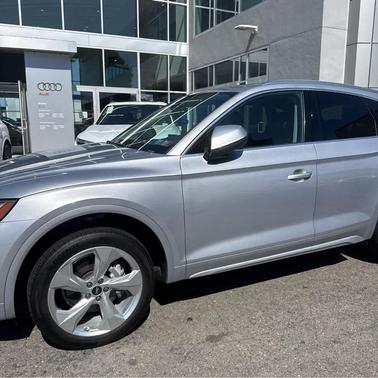 Florett Silver Metallic 2021 Audi Q5 45 Premium Plus