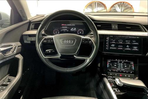 2022 Audi e-tron Premium