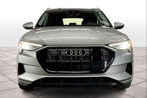 2022 Audi e-tron Premium