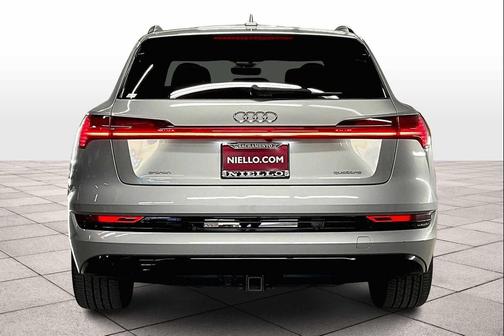 2022 Audi e-tron Premium
