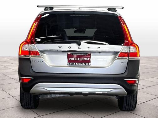 Bright Silver Metallic 2015 Volvo XC70 3.2 Premier