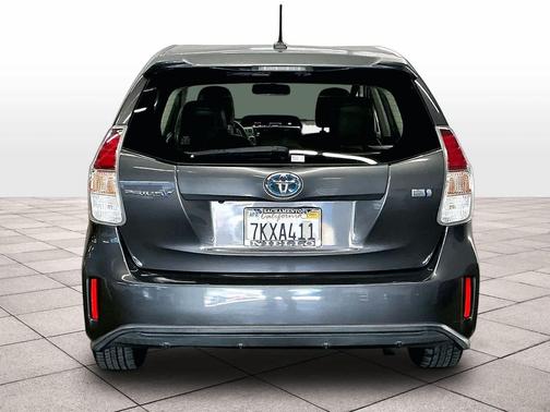 2015 Toyota Prius v Five