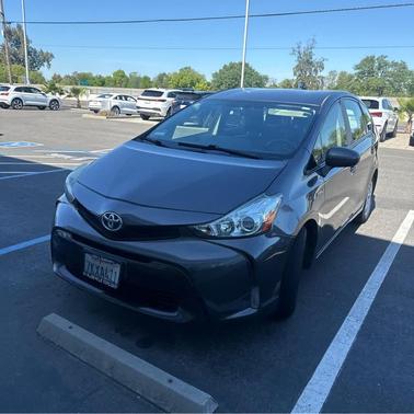 2015 Toyota Prius v Five
