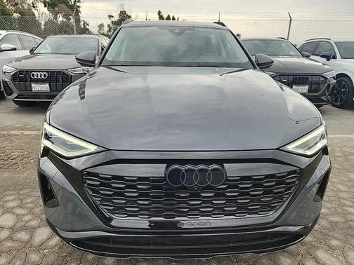 2024 Audi Q8 e-tron Premium Plus