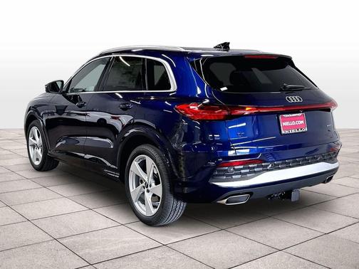 NAVARRA BLUE 2026 Audi Q5 Prestige TFSI quattro S tronic