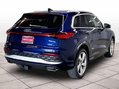 NAVARRA BLUE 2026 Audi Q5 Prestige TFSI quattro S tronic