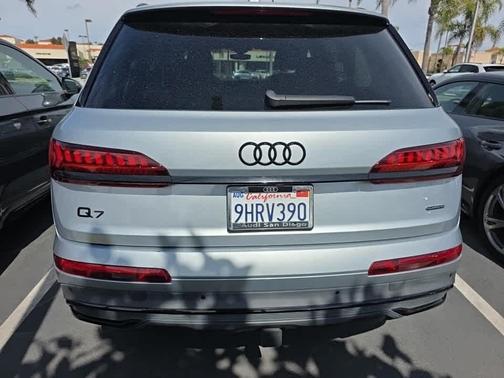 Satellite Silver Metallic 2023 Audi Q7 55 Premium Plus