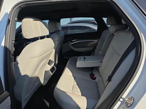 2024 Audi Q8 e-tron Prestige