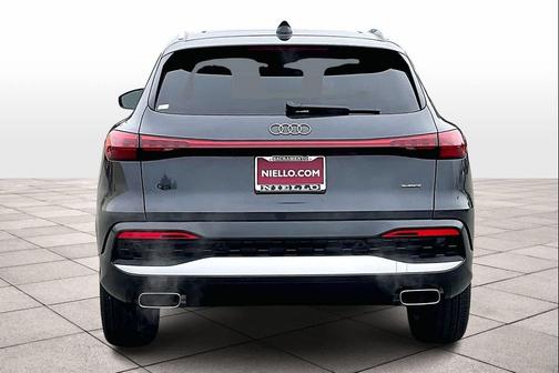 2025 Audi Q5 Premium TFSI quattro S tronic