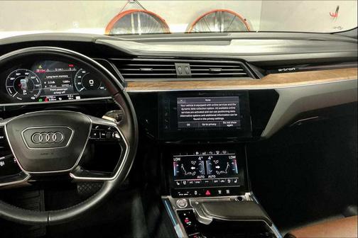 2019 Audi e-tron Premium Plus