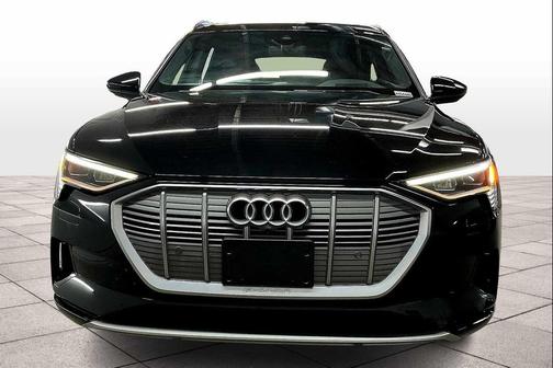 2019 Audi e-tron Premium Plus
