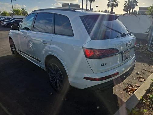 2023 Audi Q7 55 Premium Plus