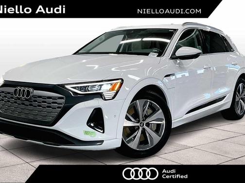 2024 Audi Q8 e-tron Premium Plus