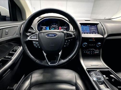 White Platinum Metallic Tri-Coat 2019 Ford Edge SEL