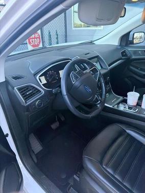 White Platinum Metallic Tri-Coat 2019 Ford Edge SEL