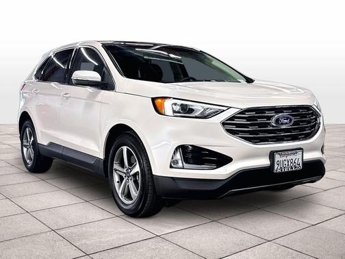 White Platinum Metallic Tri-Coat 2019 Ford Edge SEL