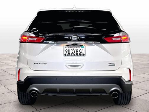 White Platinum Metallic Tri-Coat 2019 Ford Edge SEL