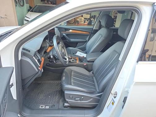 2023 Audi Q5 45 S line Premium Plus