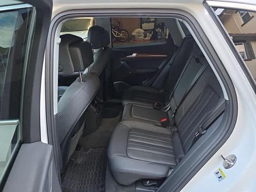 2023 Audi Q5 45 S line Premium Plus