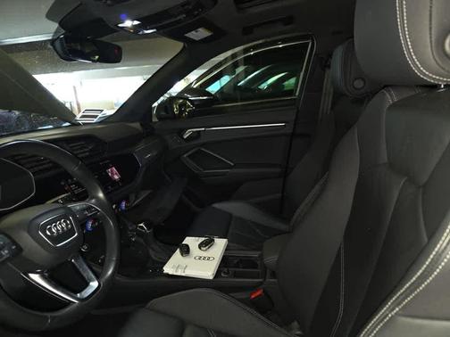 2023 Audi Q3 Premium 45 TFSI S line quattro Tiptronic