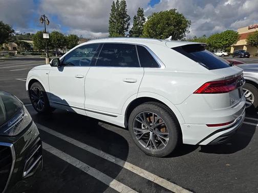 2023 Audi Q8 55 Premium Plus