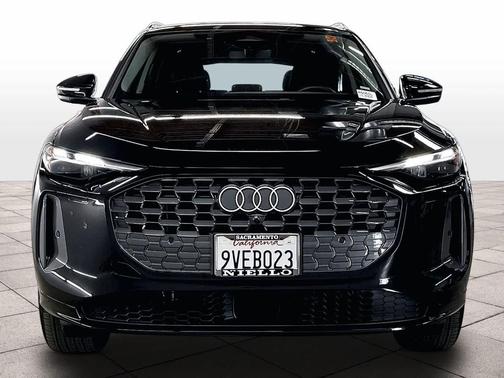 Mythos Black Metallic 2025 Audi Q5 Premium TFSI quattro S tronic