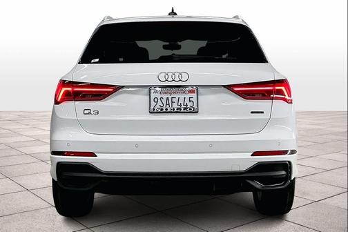 2025 Audi Q3 Premium 45 TFSI S line quattro Tiptronic