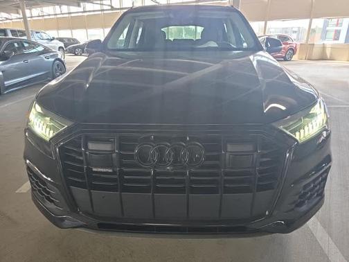 Mythos Black Metallic 2023 Audi Q7 55 Prestige