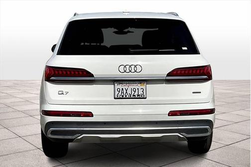 2022 Audi Q7 45 Premium