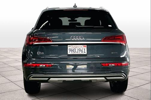2023 Audi Q5 40 Premium Plus